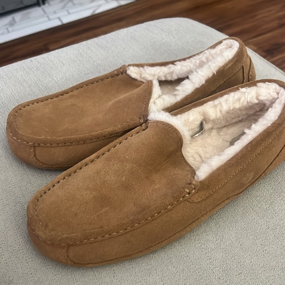UGG Chestnut Brown Suede Shearling-Lined Slippers main image 7